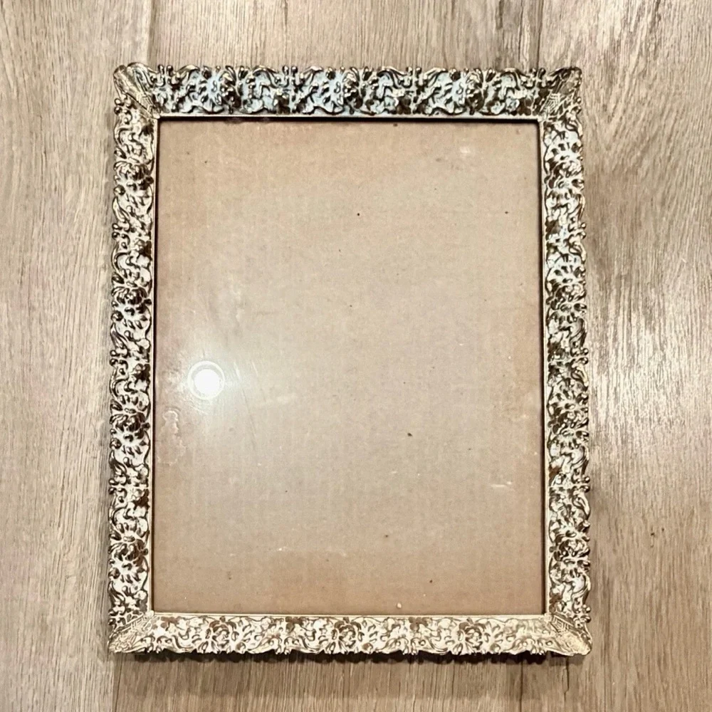 VTG MCM Filigree‎ Ornate White & Gold Tone Metal Brass Picture Photo Frame
